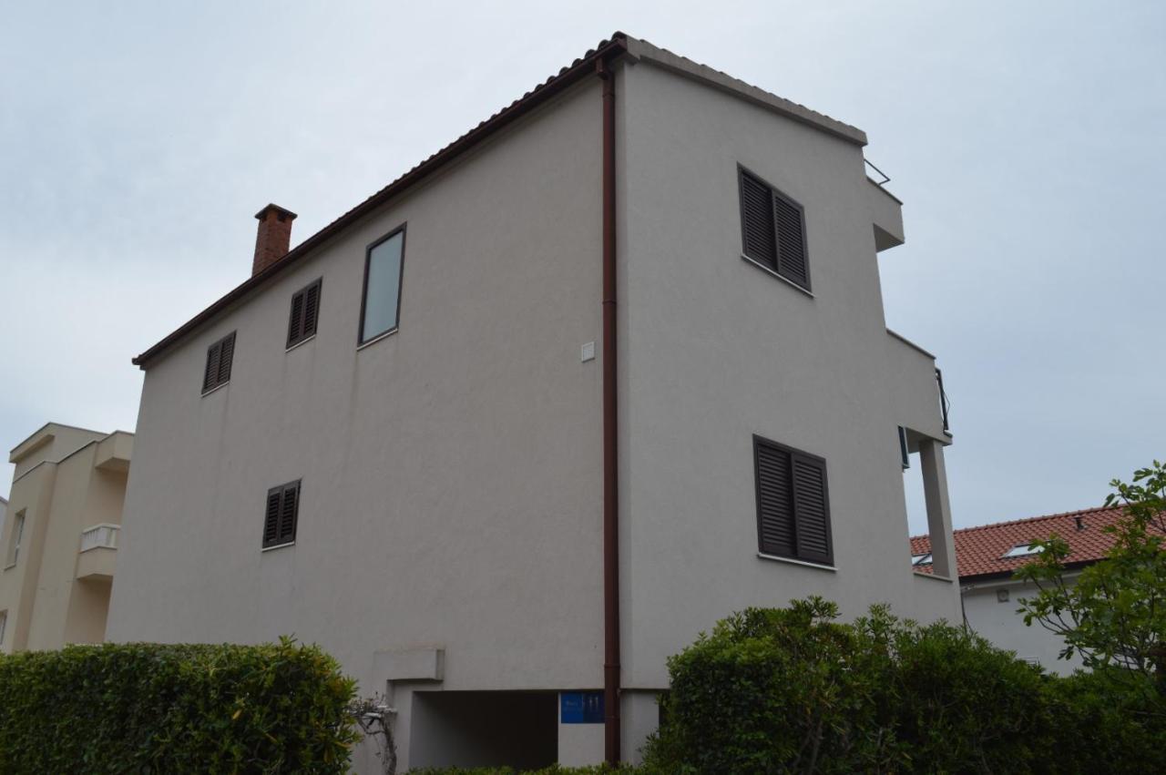 Soba Mira Apartment Makarska Bagian luar foto
