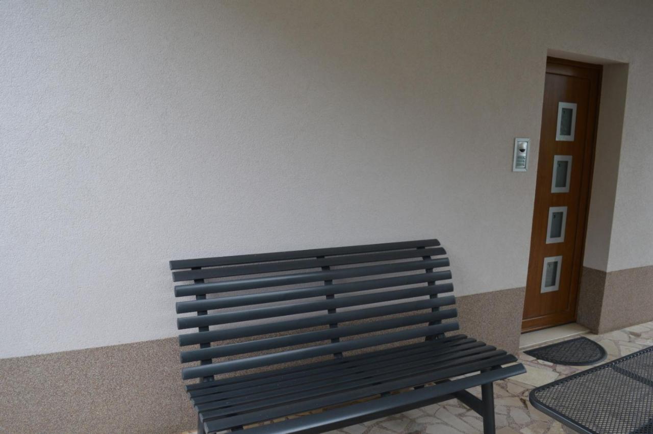 Soba Mira Apartment Makarska Bagian luar foto