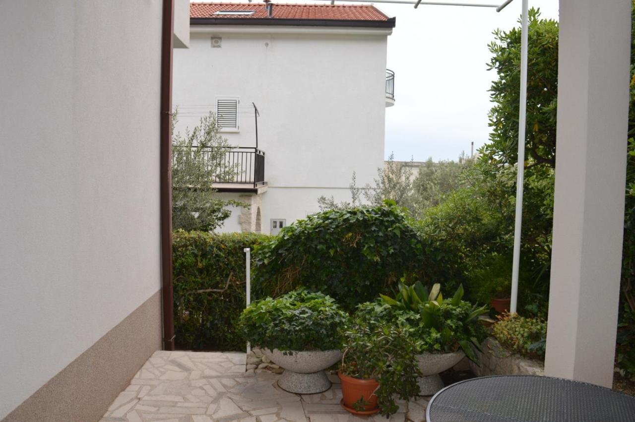 Soba Mira Apartment Makarska Bagian luar foto